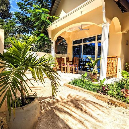 Mkadi Beach House Hotel Nungwi Eksteriør billede