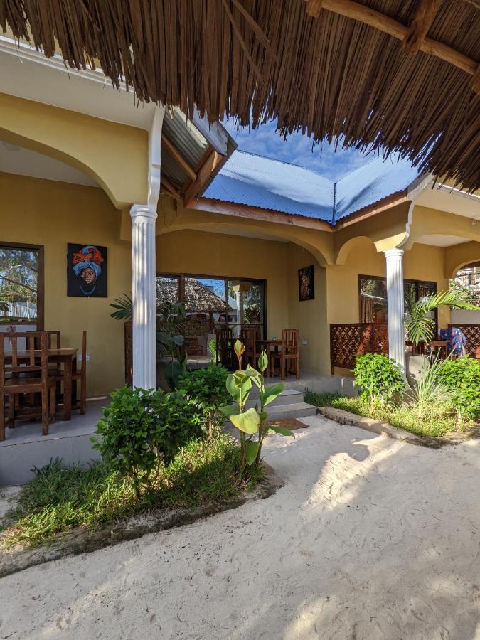 Mkadi Beach House Hotel Nungwi Eksteriør billede