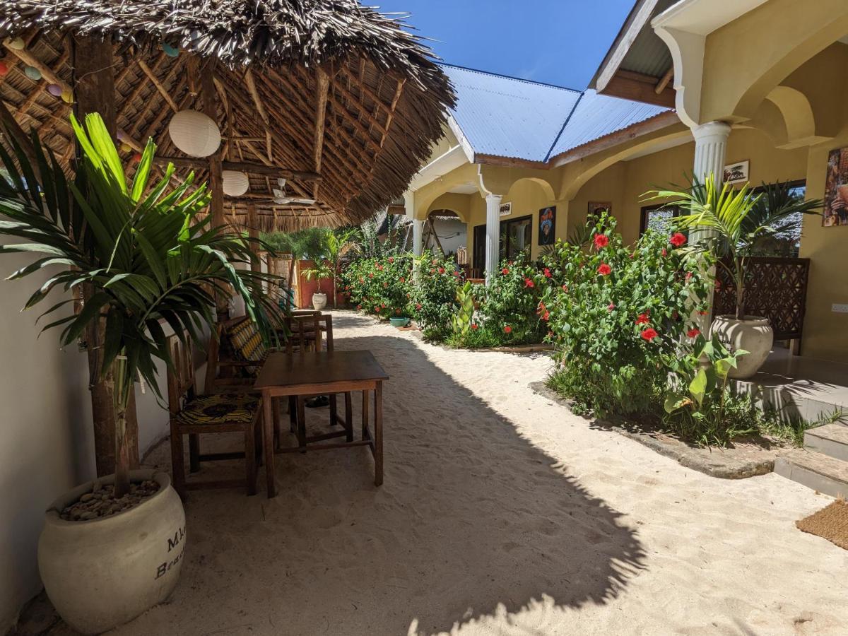 Mkadi Beach House Hotel Nungwi Eksteriør billede