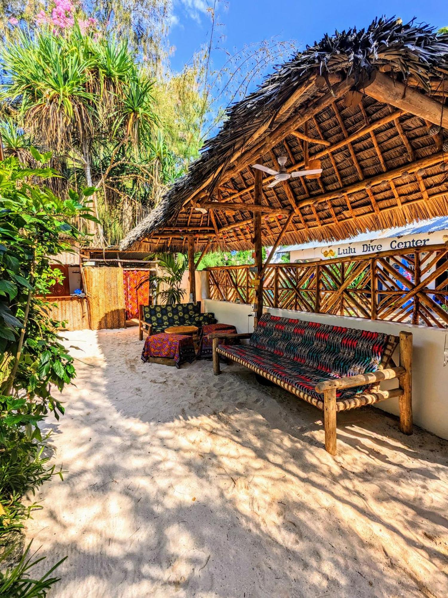 Mkadi Beach House Hotel Nungwi Eksteriør billede