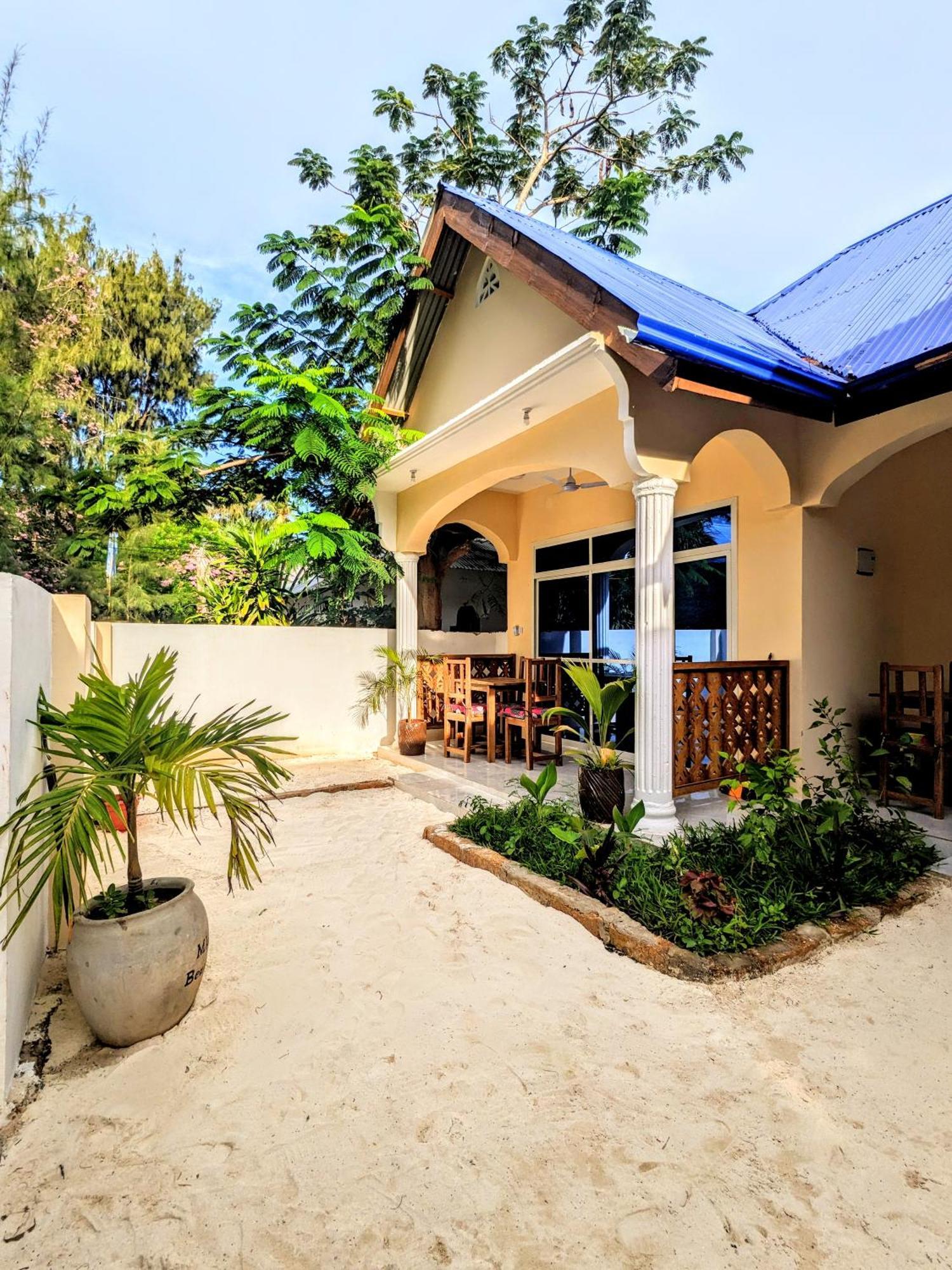 Mkadi Beach House Hotel Nungwi Eksteriør billede